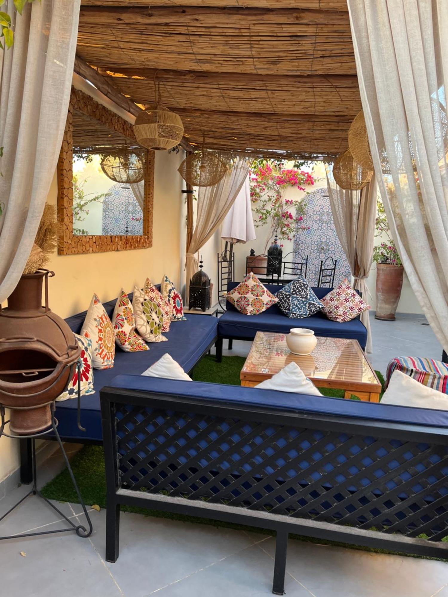 Riad Julilu Privatise *