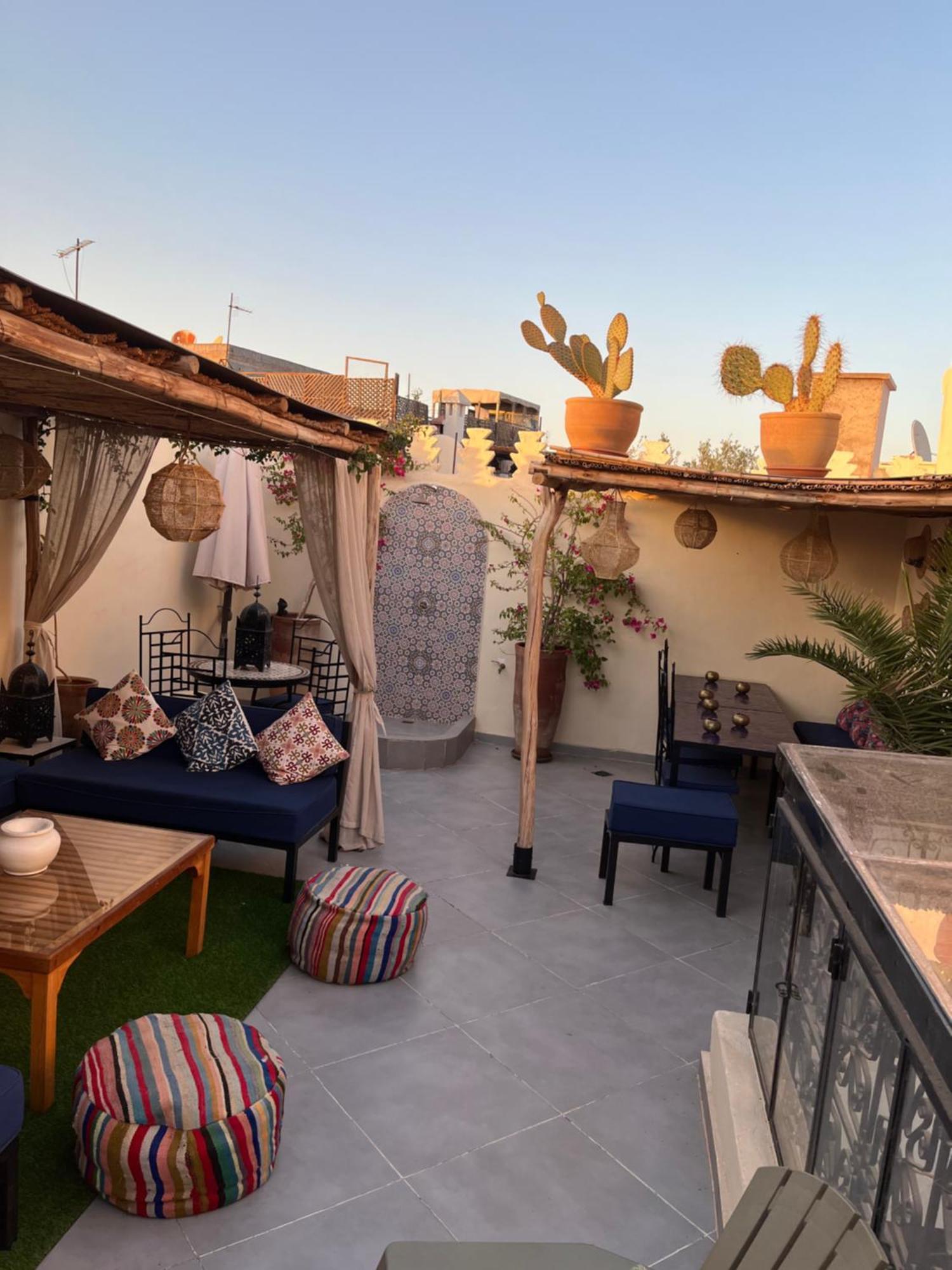 Riad Julilu Privatise *
